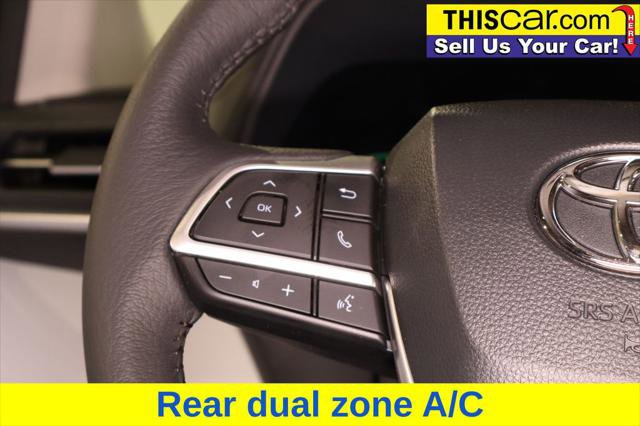 Used 2025 Toyota Sienna XLE image 12