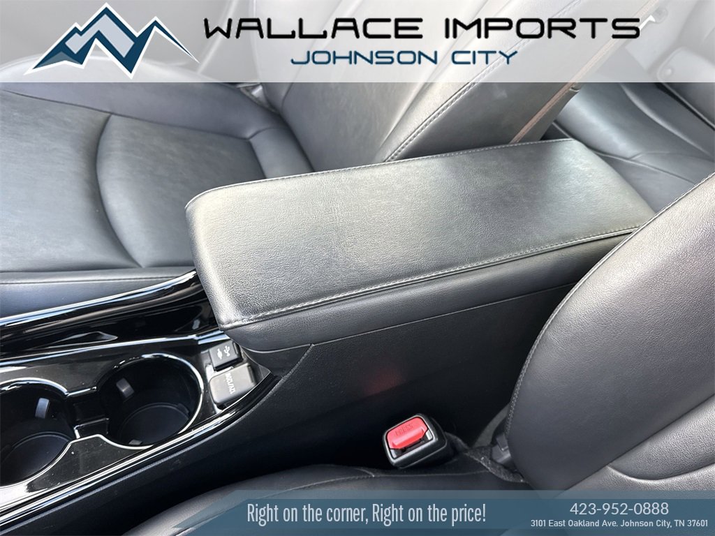 Used 2020 Toyota Prius XLE image 19