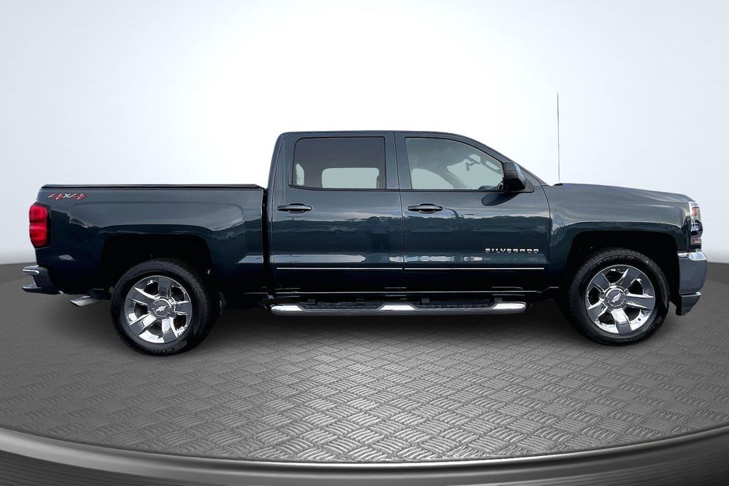 Used 2018 Chevrolet Silverado 1500 LT w/ LT Eassist Package AWD/4WD image 4