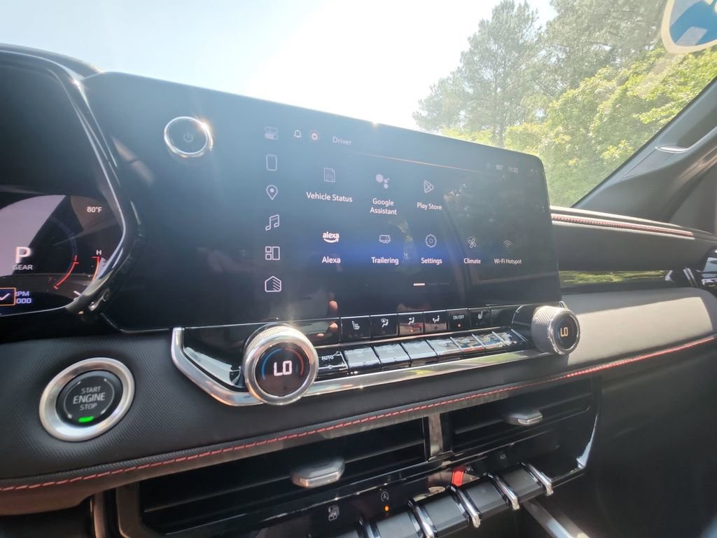 Used 2024 Chevrolet Colorado Z71 w/ Z71 Convenience Package 2 image 18