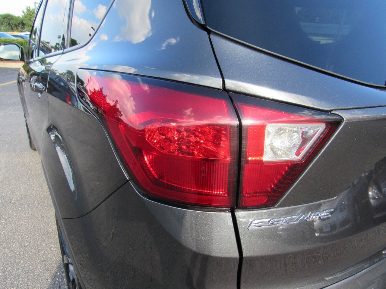 Used 2019 Ford Escape SE AWD/4WD image 38