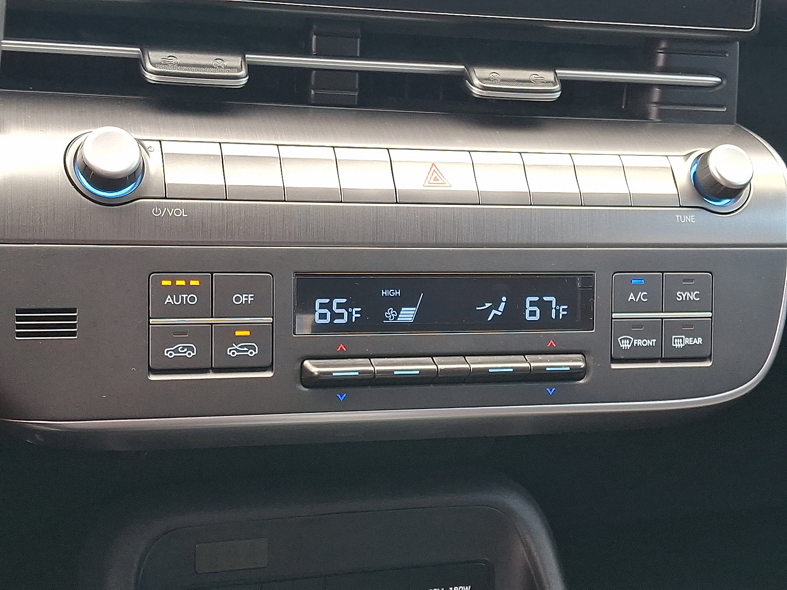 Used 2024 Hyundai Kona SEL FWD image 16