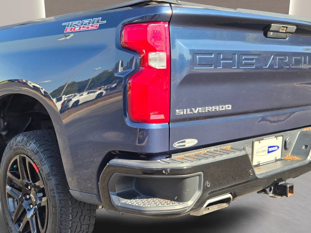 Used 2022 Chevrolet Silverado 1500 LT Trail Boss w/ Convenience Package II AWD/4WD image 8