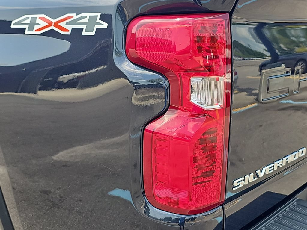 Used 2024 Chevrolet Silverado 2500 LT AWD/4WD image 34