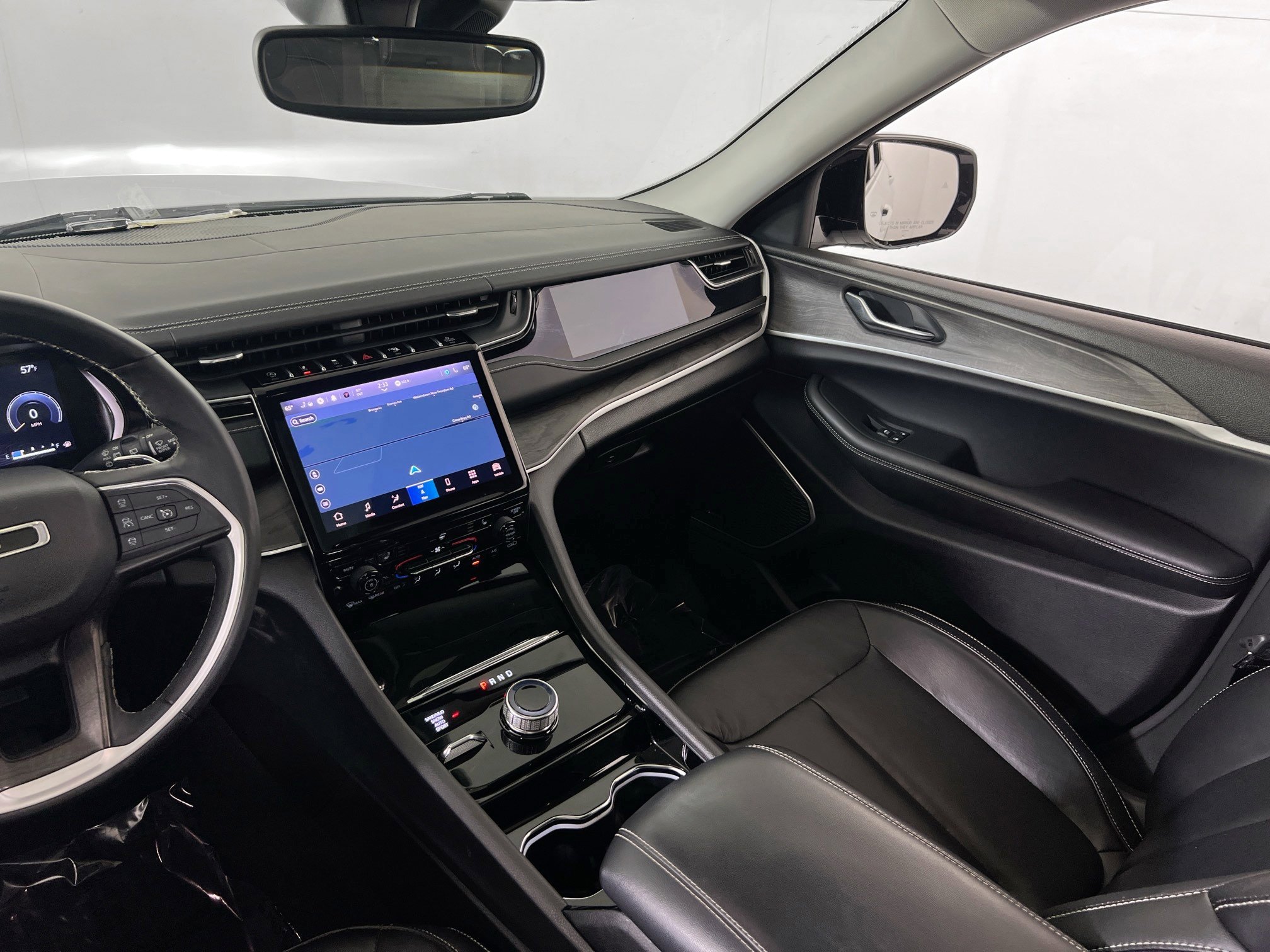 Used 2022 Jeep Grand Cherokee Limited image 23