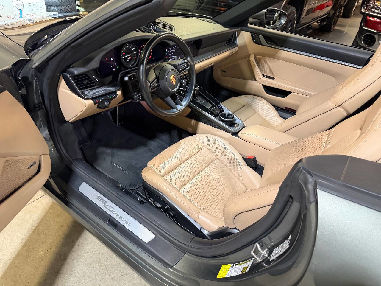 Used 2023 Porsche 911 Carrera image 5