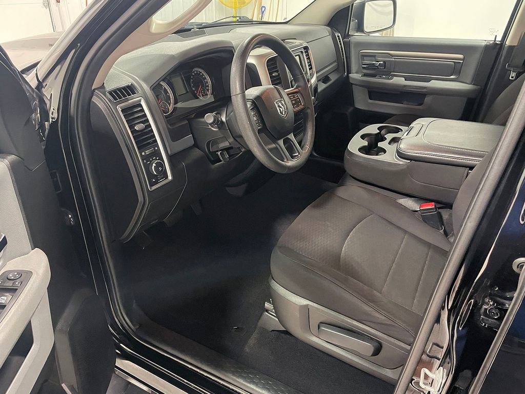 Used 2020 RAM 1500 Classic Warlock AWD/4WD image 3