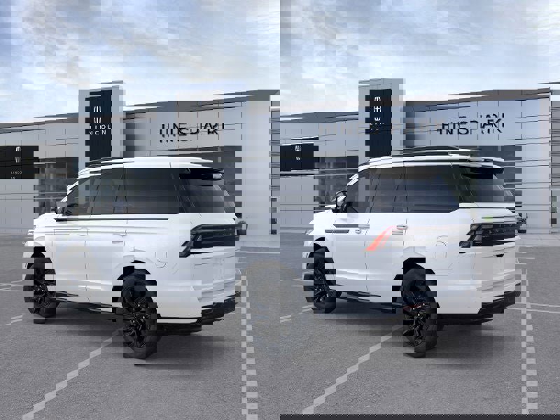 New 2025 Lincoln Navigator Reserve w/ Jet Appearance Package image 4