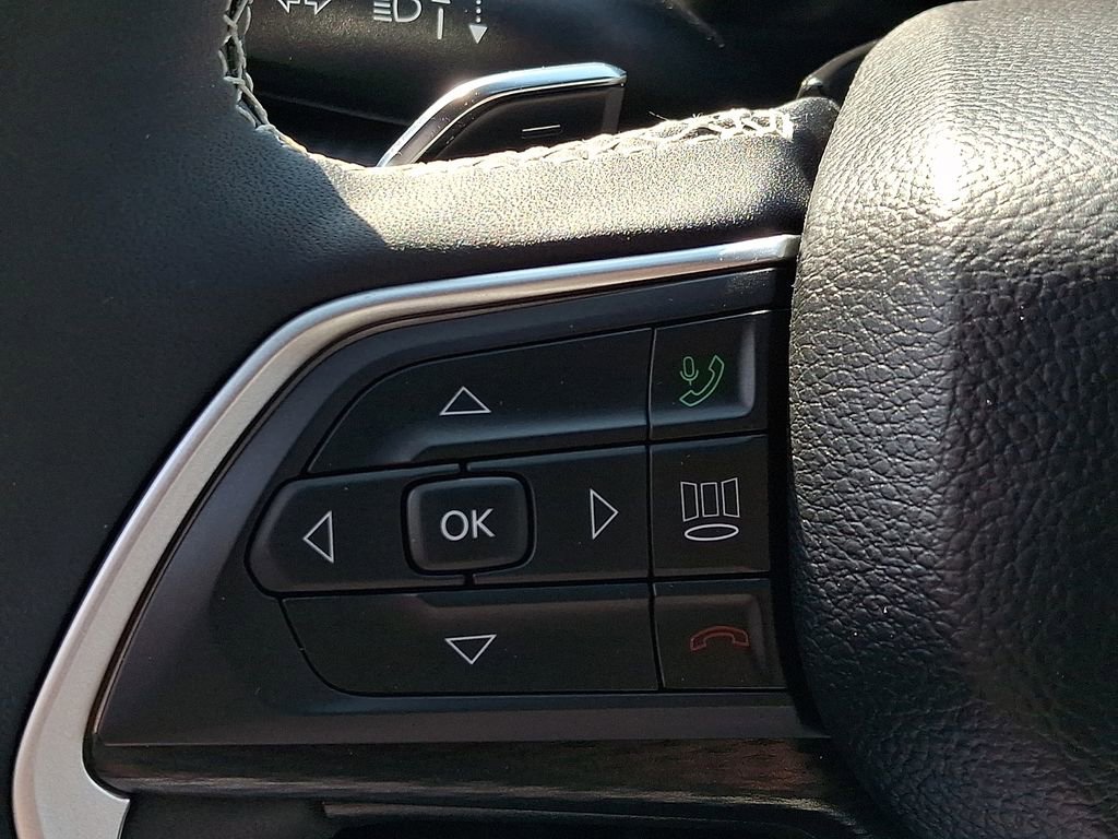 Used 2025 Jeep Grand Cherokee Altitude image 25