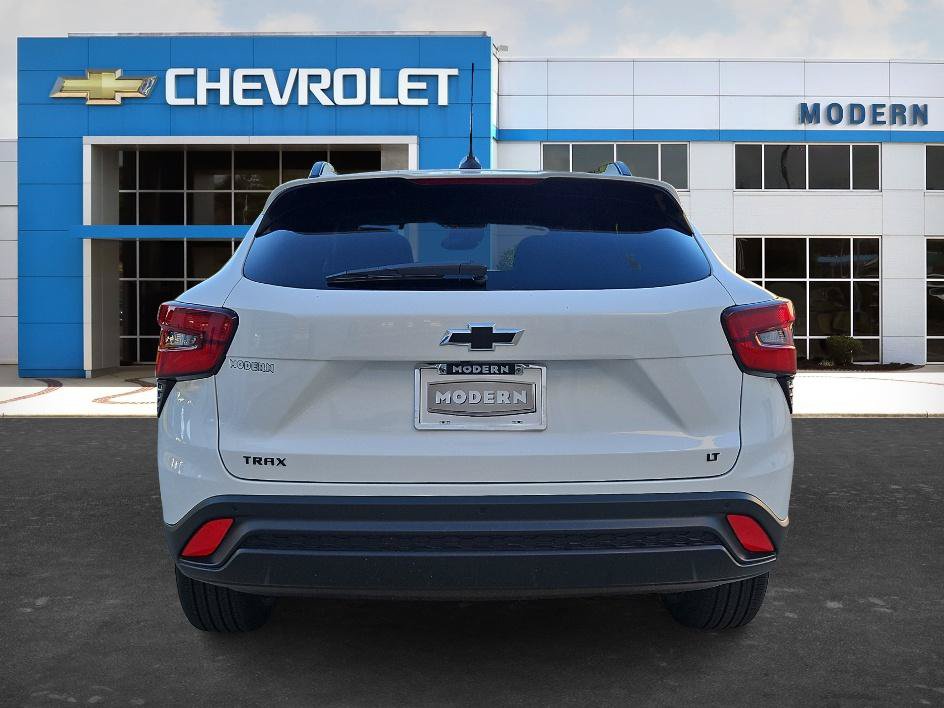 New 2026 Chevrolet Trax LT w/ Driver Confidence Package FWD image 4