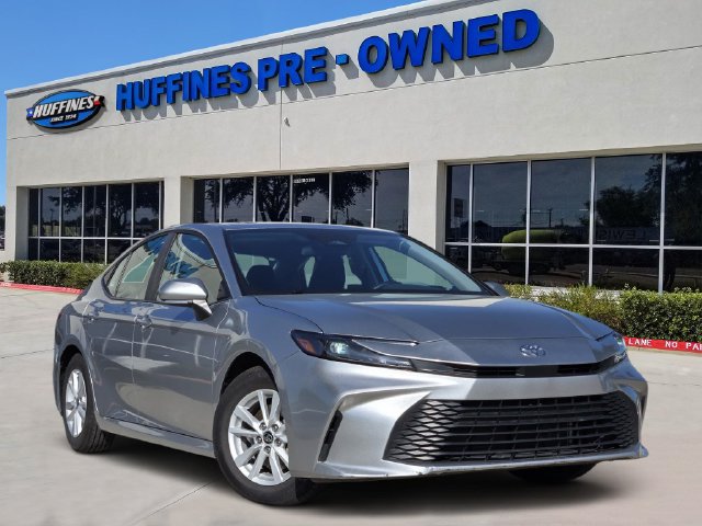 Used 2026 Toyota Camry LE FWD image 1