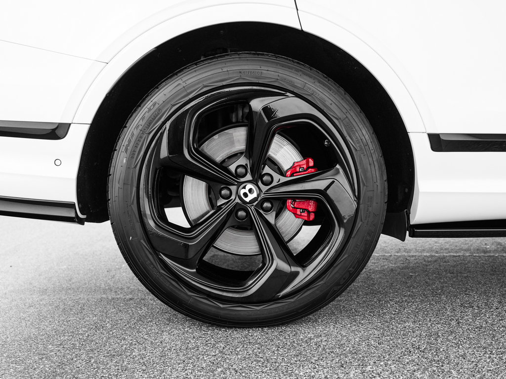 Used 2022 Bentley Bentayga AWD/4WD image 35