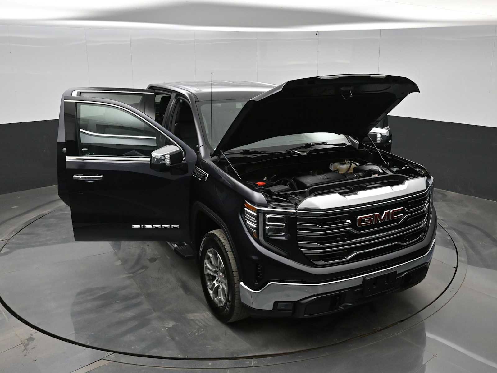 Used 2022 GMC Sierra 1500 SLT w/ SLT Convenience Package image 40