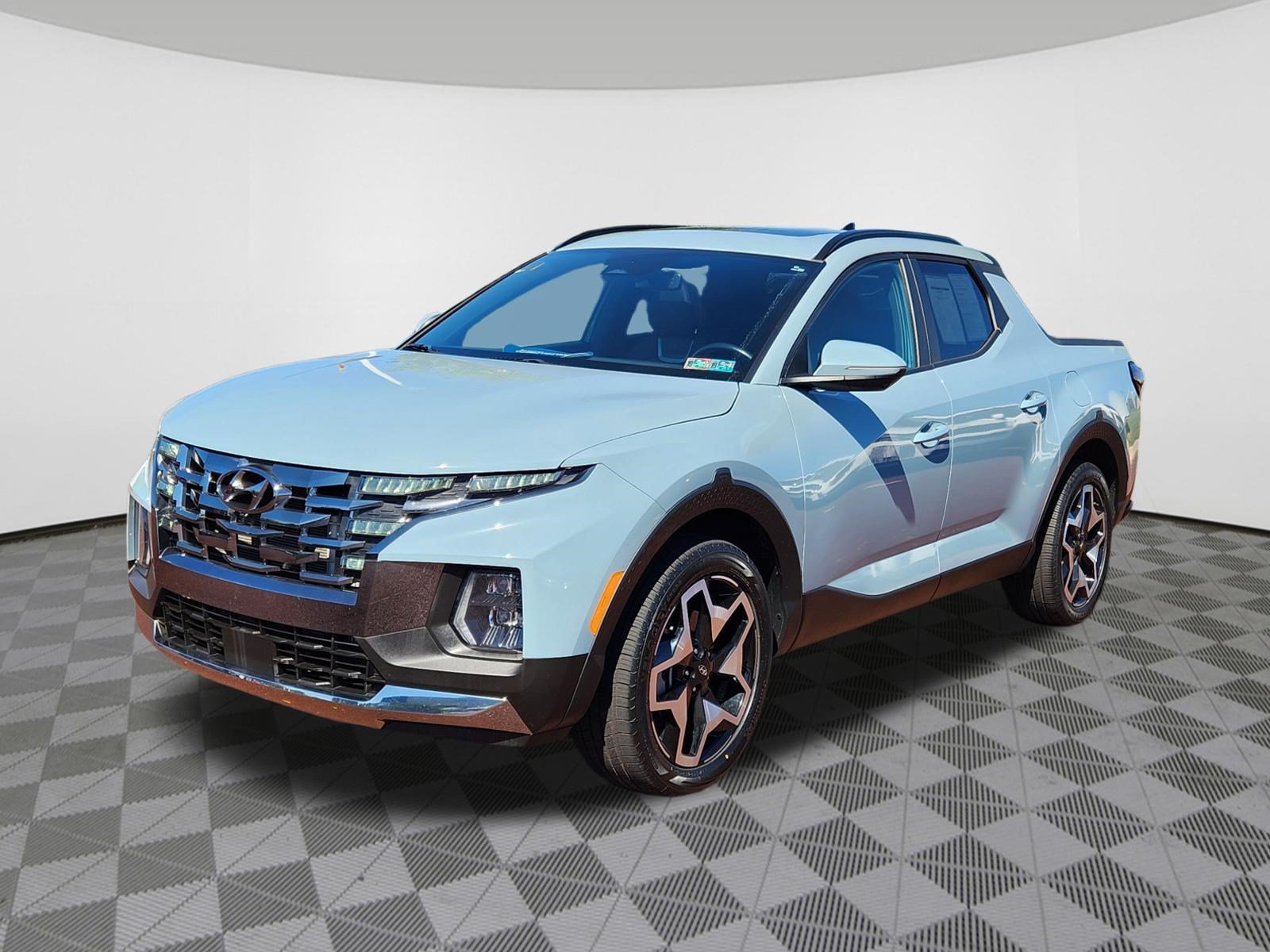 Certified 2023 Hyundai Santa Cruz Limited AWD/4WD image 2
