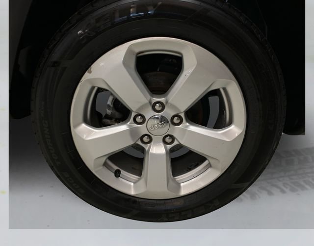 Used 2018 Jeep Compass Latitude w/ Popular Equipment Group AWD/4WD image 17