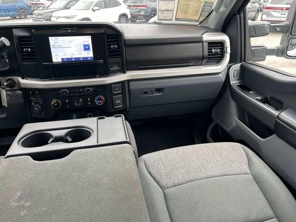 Used 2025 Ford F350 XLT image 11