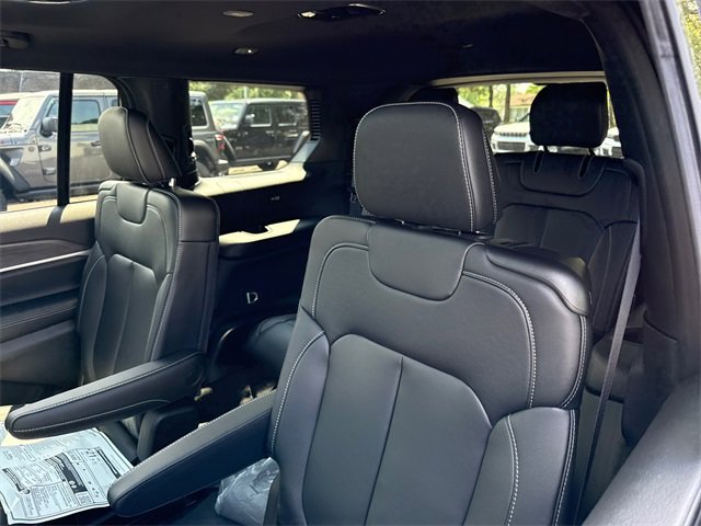 New 2025 Jeep Grand Cherokee L Limited w/ Trailer Tow Package image 6