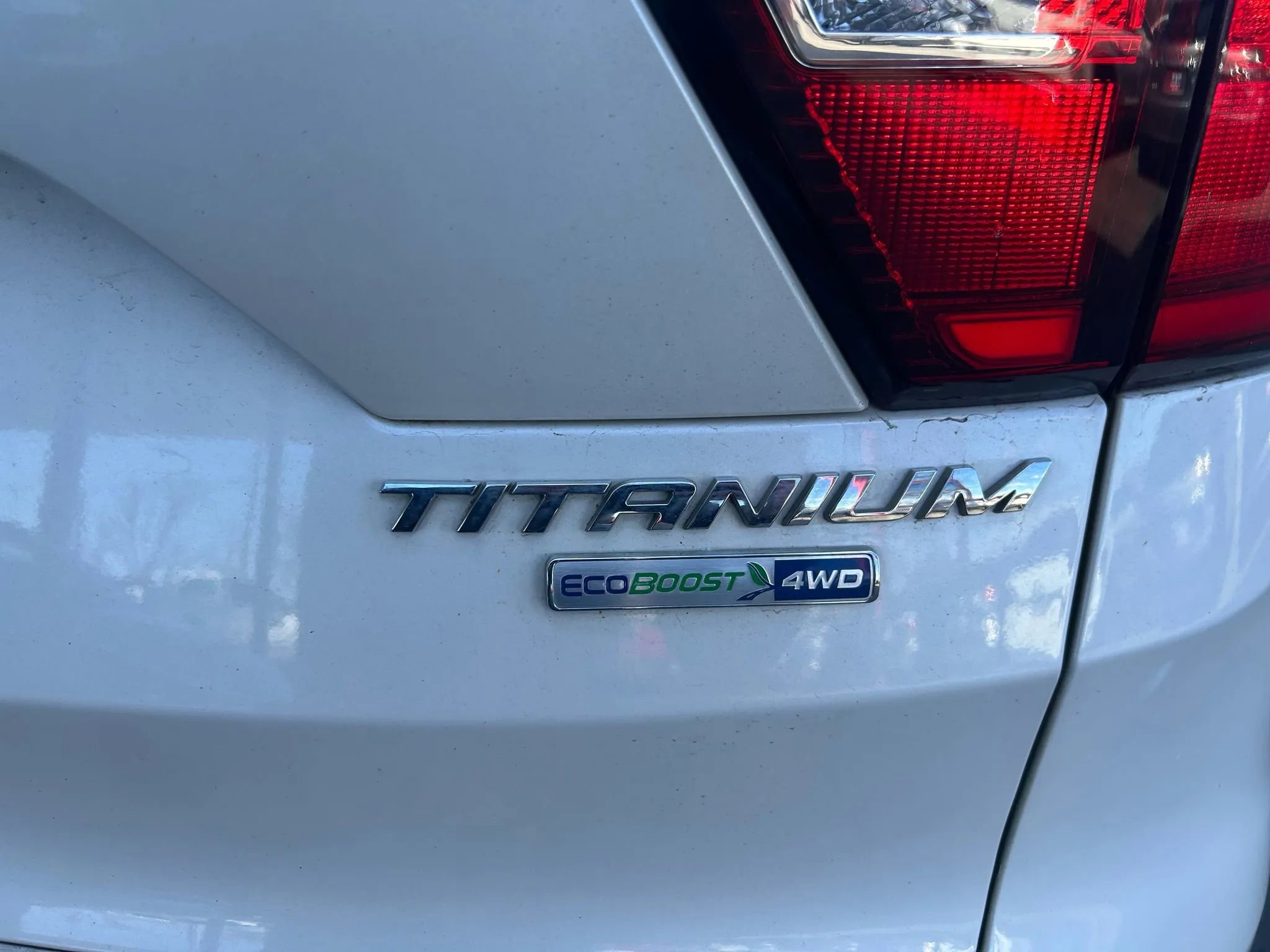 Used 2019 Ford Escape Titanium image 24