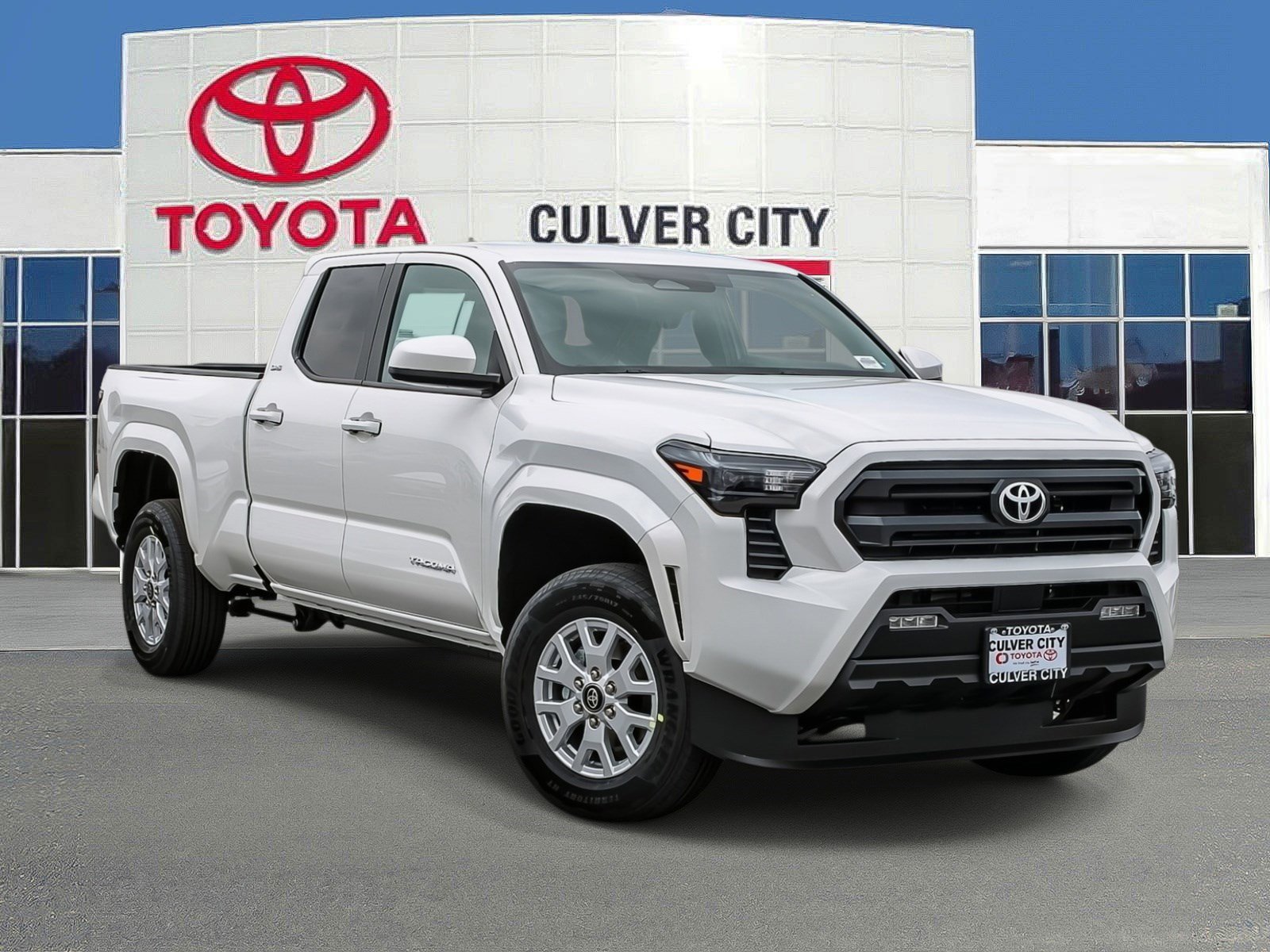 New 2025 Toyota Tacoma SR5