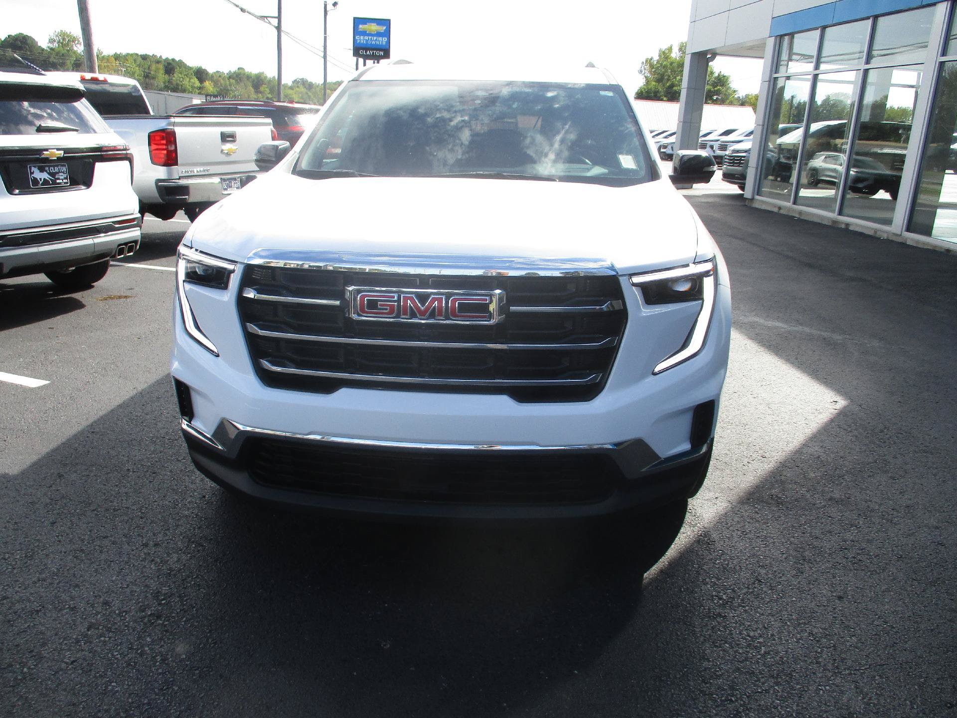 Used 2025 GMC Acadia Elevation FWD image 32