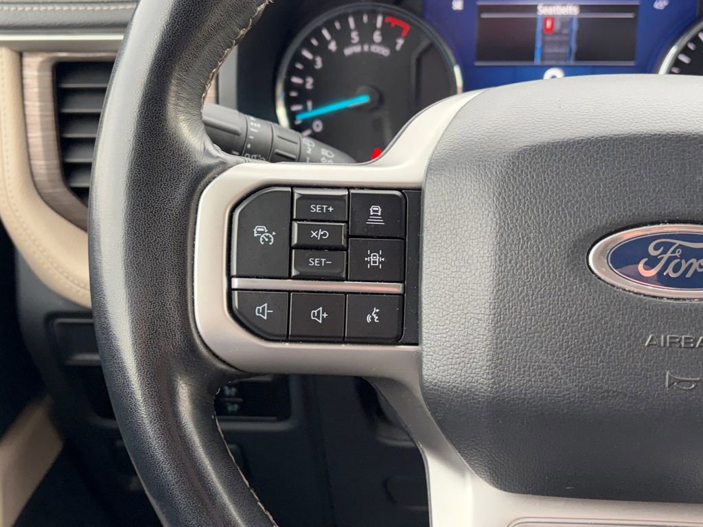 Used 2024 Ford Expedition Limited image 12