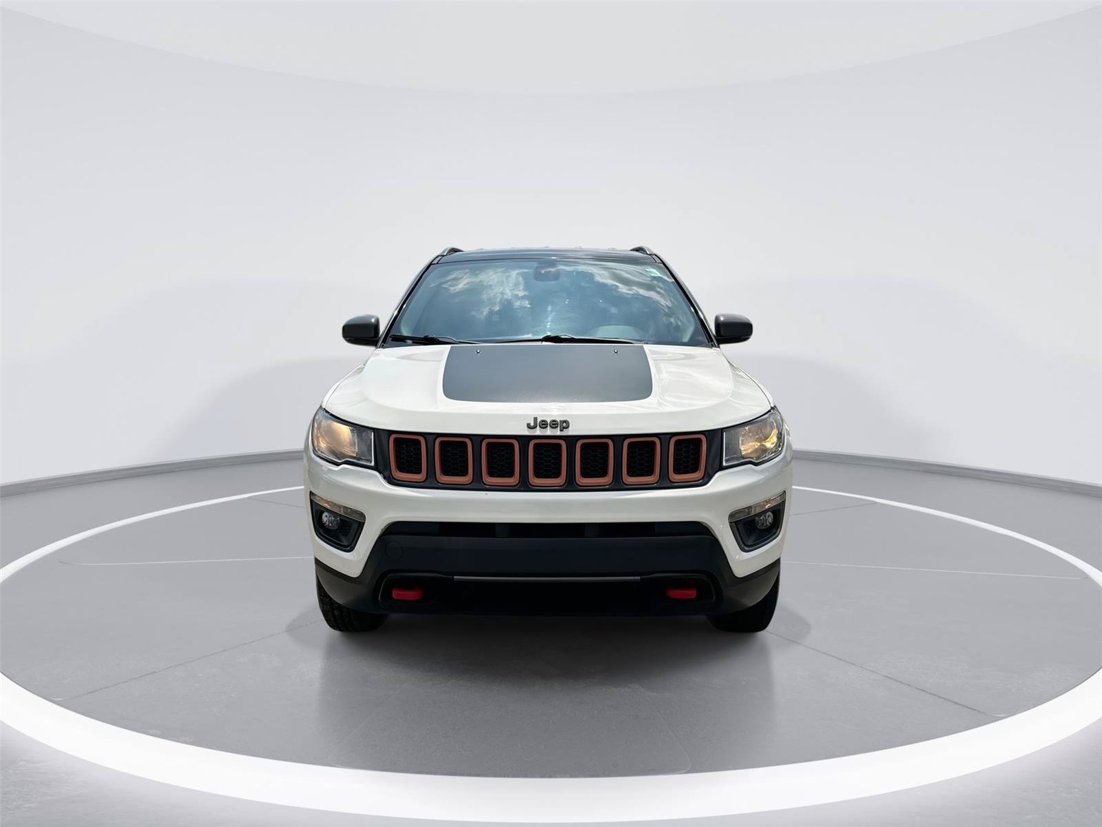 Used 2019 Jeep Compass Trailhawk w/ Cold Weather Group AWD/4WD image 3