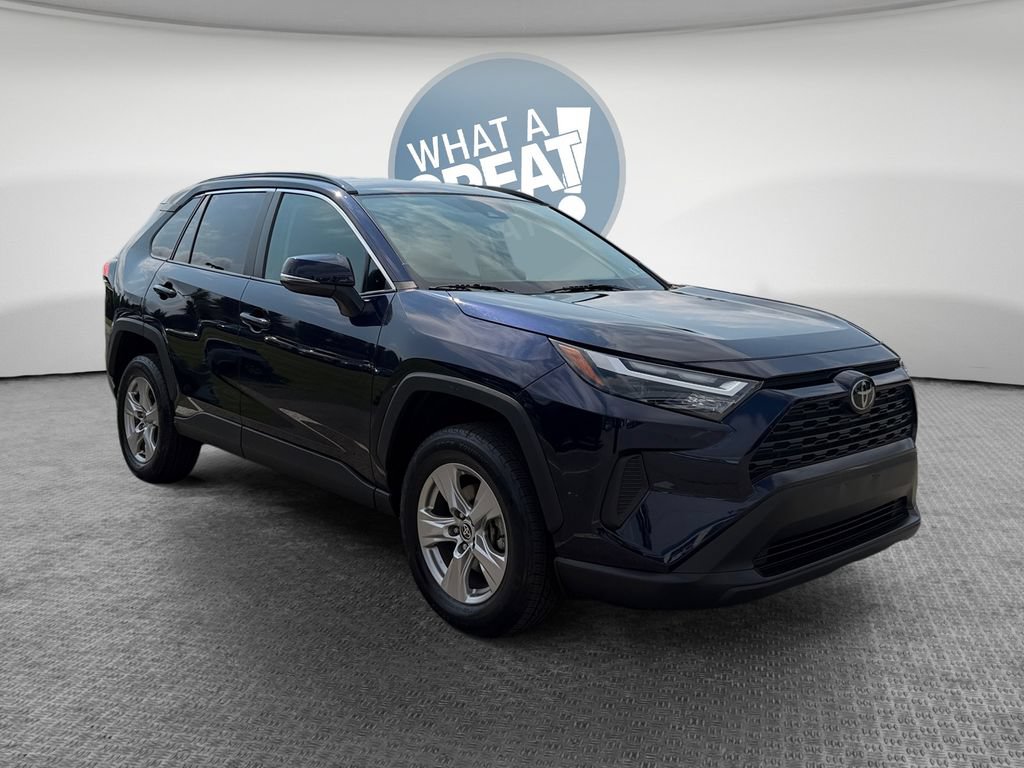 Used 2025 Toyota RAV4 XLE AWD/4WD image 1