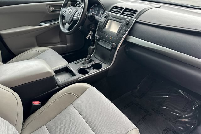 Used 2017 Toyota Camry SE FWD image 19