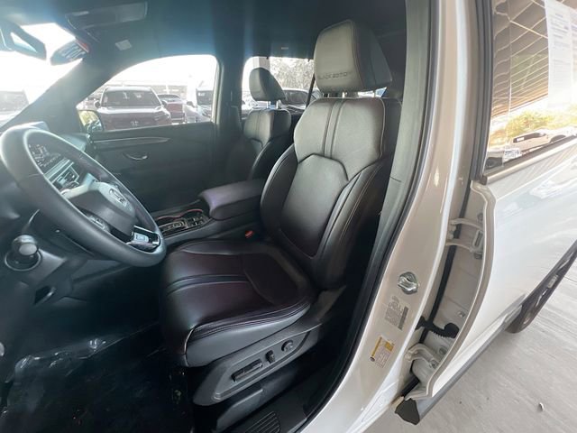 Used 2025 Honda Pilot Black Edition image 10