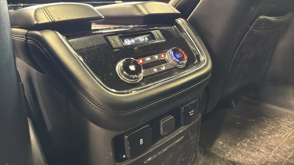 Used 2020 Lincoln Navigator Reserve w/ Luxury Package image 18