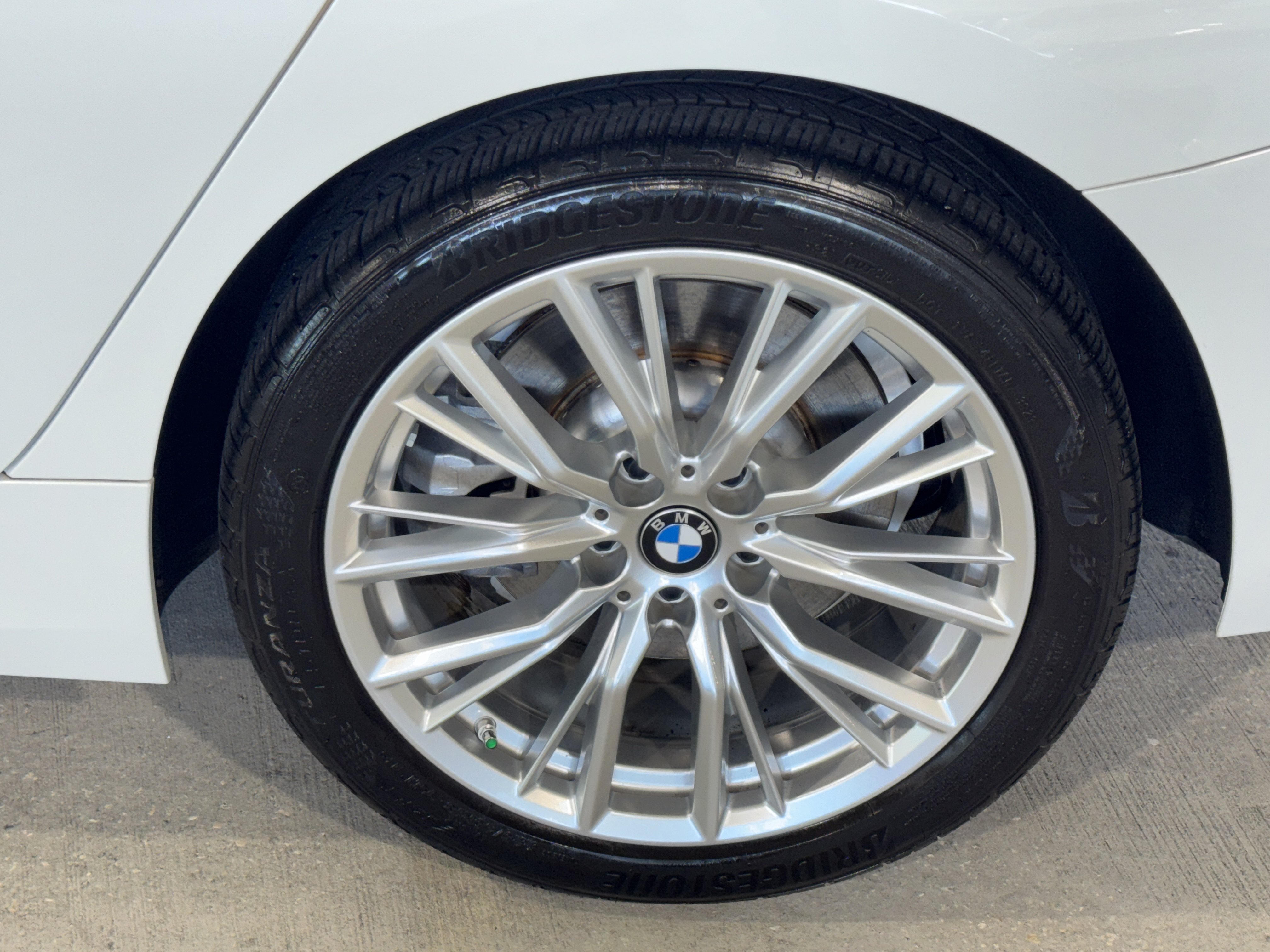Used 2024 BMW 330i Sedan w/ Convenience Package RWD image 32