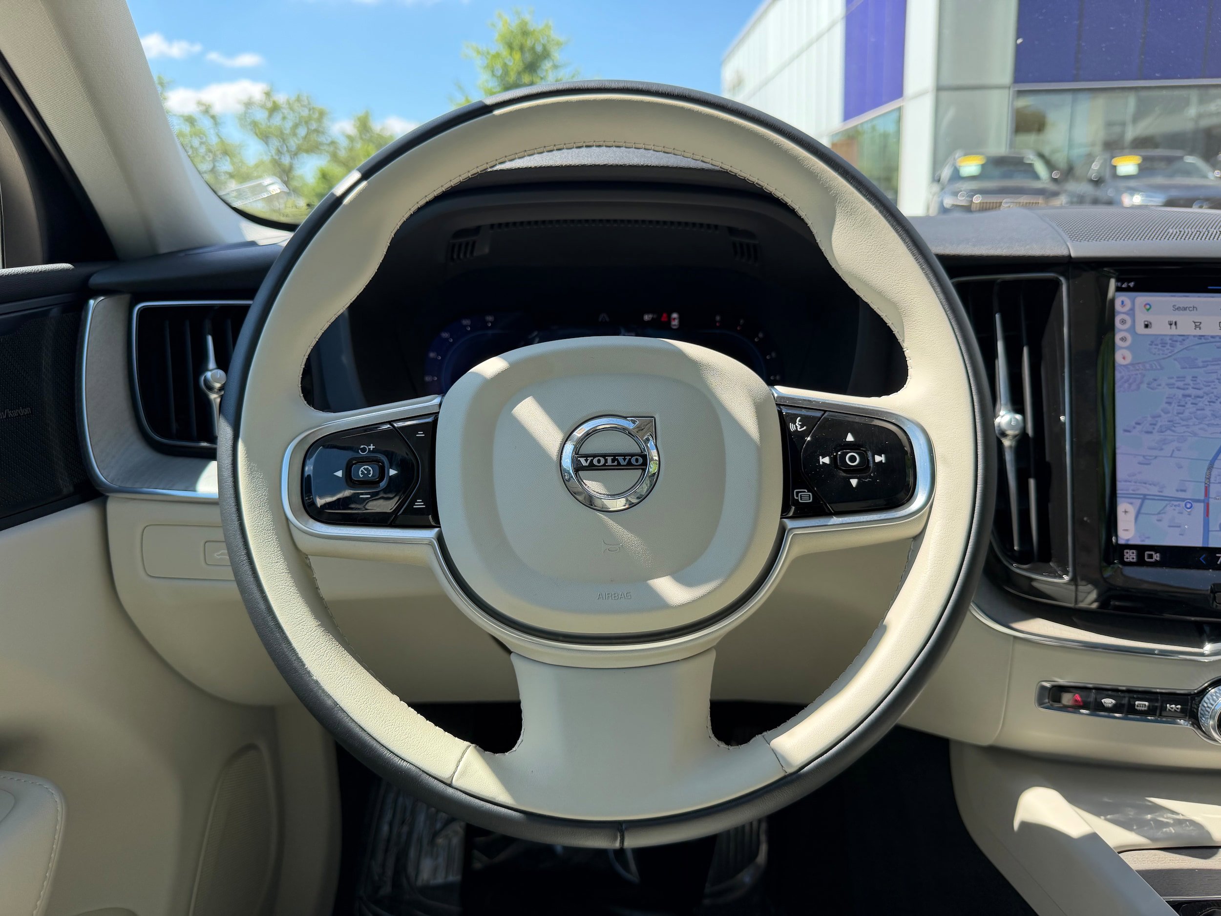 Certified 2023 Volvo XC60 B5 Plus FWD image 17