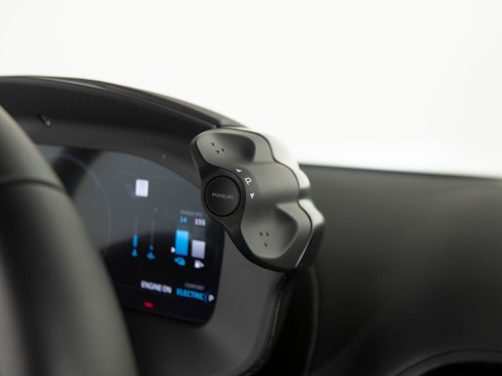 Used 2023 McLaren Artura image 28