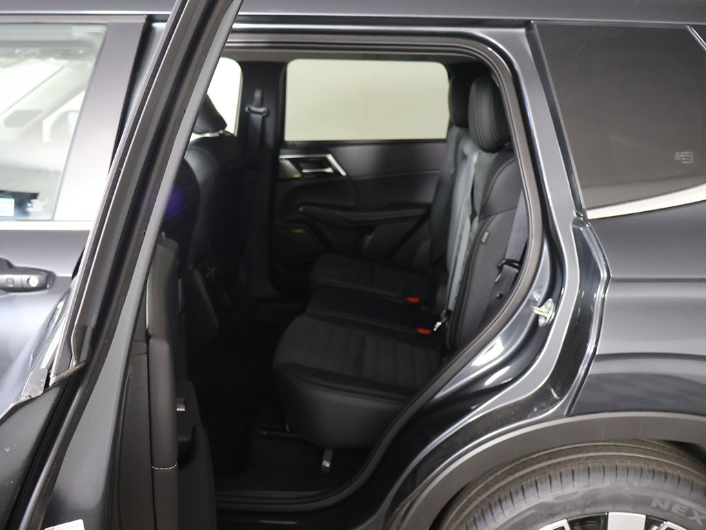 New 2026 Mitsubishi Outlander SE FWD image 34