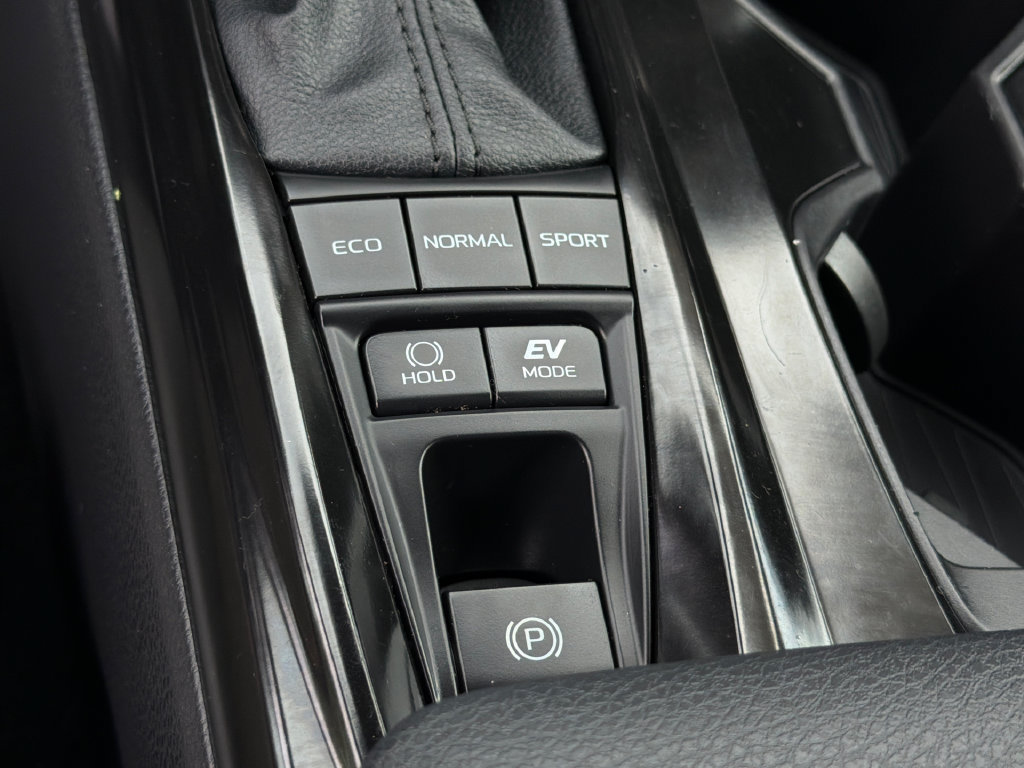 Used 2025 Toyota Camry SE w/ Convenience Package FWD image 26
