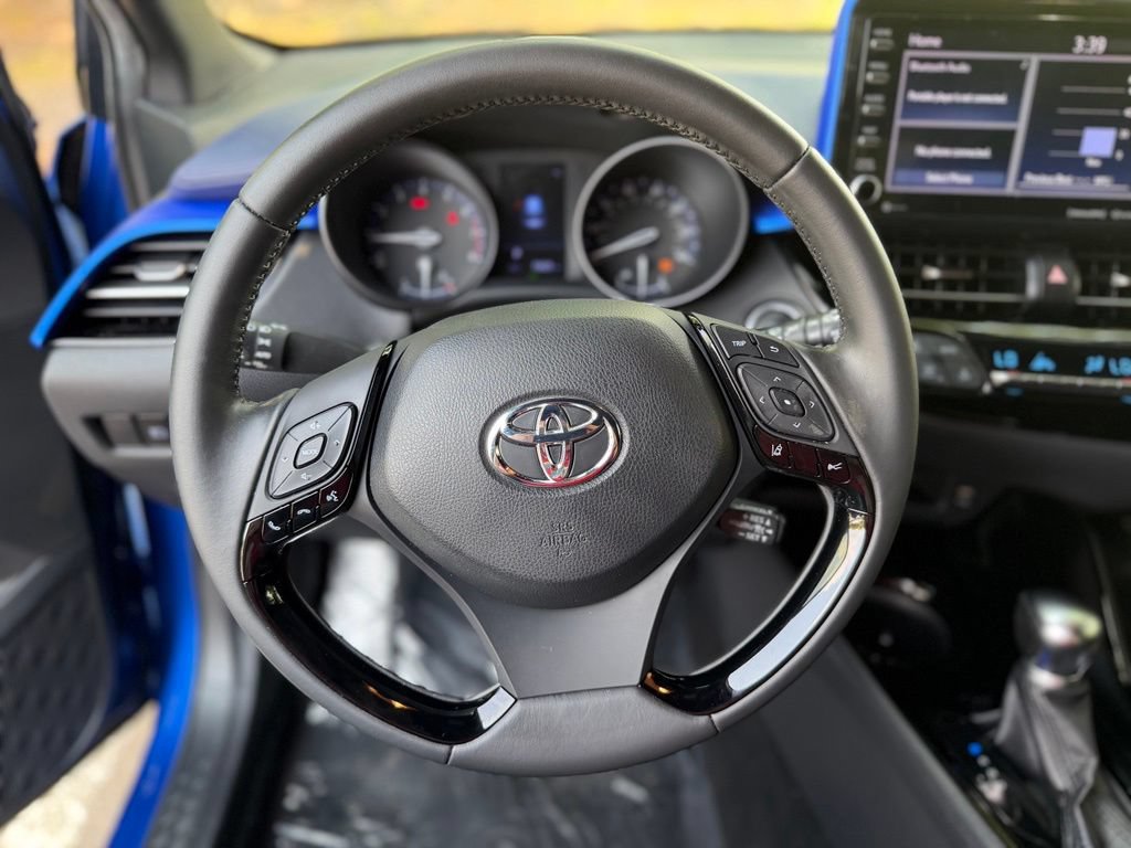 Used 2020 Toyota C-HR XLE FWD image 22