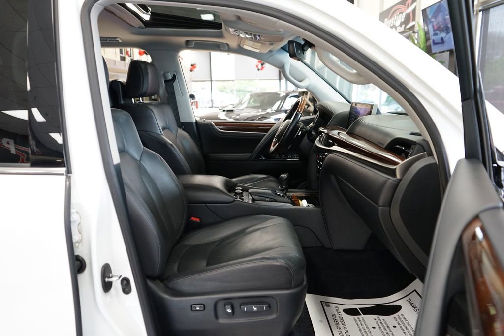Used 2017 Lexus LX 570 4WD w/ Luxury Package image 57