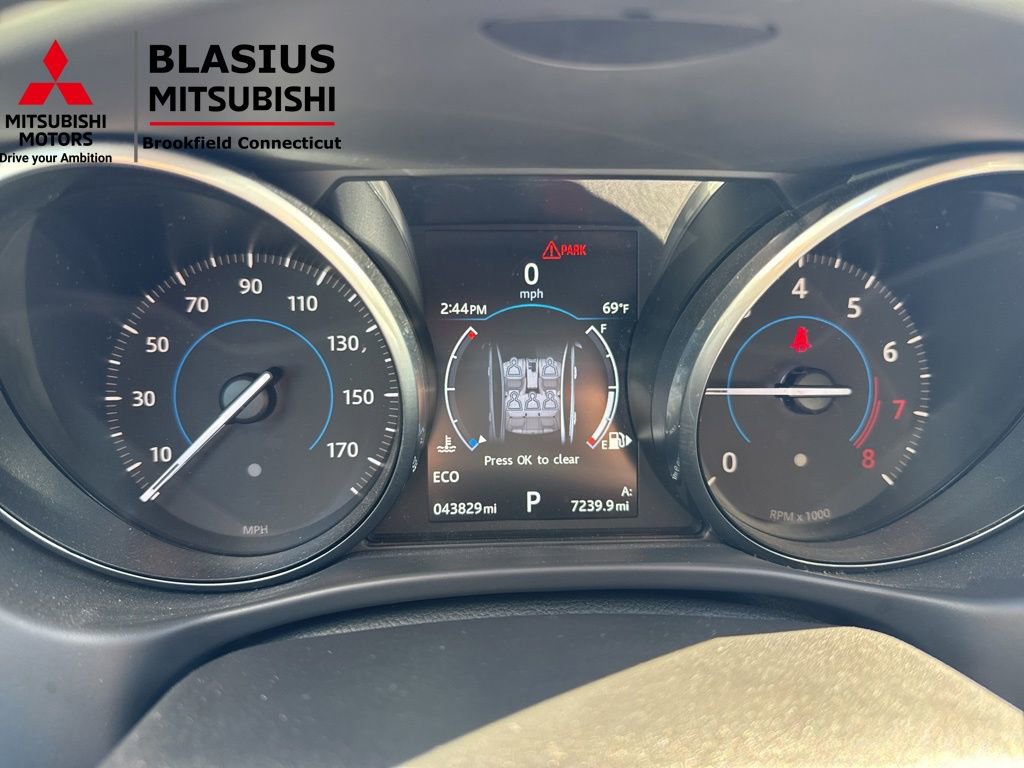 Used 2017 Jaguar XE Premium image 23