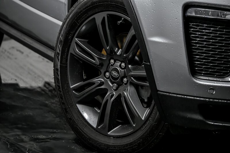 Used 2019 Land Rover Range Rover Evoque SE Premium AWD/4WD image 3