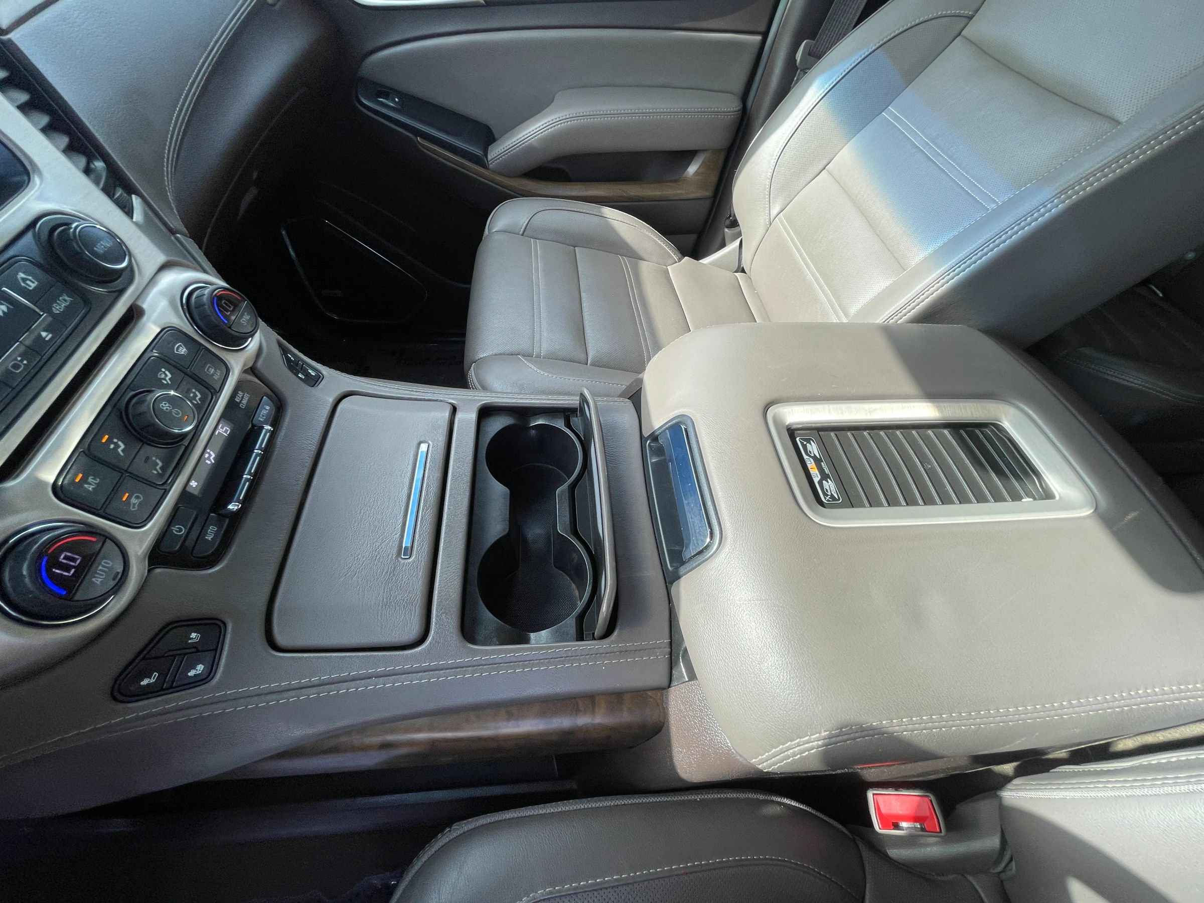 Used 2018 GMC Yukon Denali w/ Open Road Package AWD/4WD image 16
