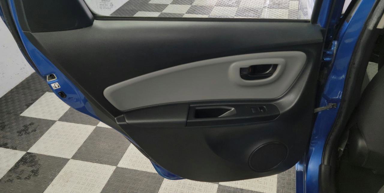 Used 2016 Toyota Yaris L FWD image 17