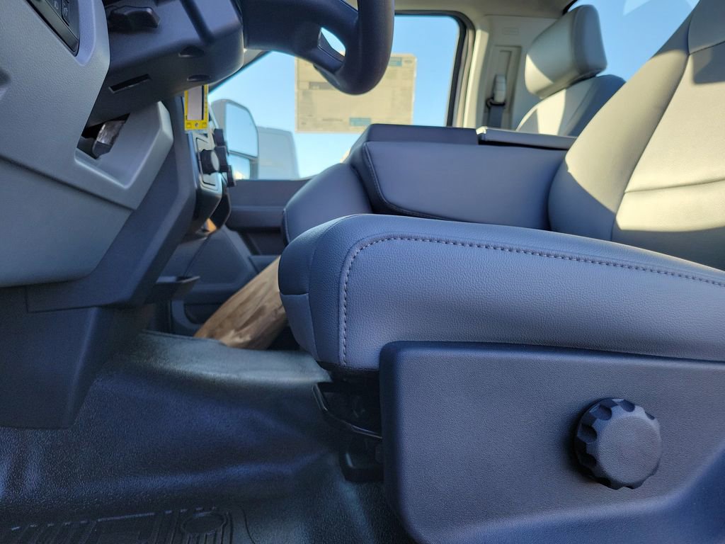 New 2026 Ford F550 4x4 Regular Cab Super Duty image 19