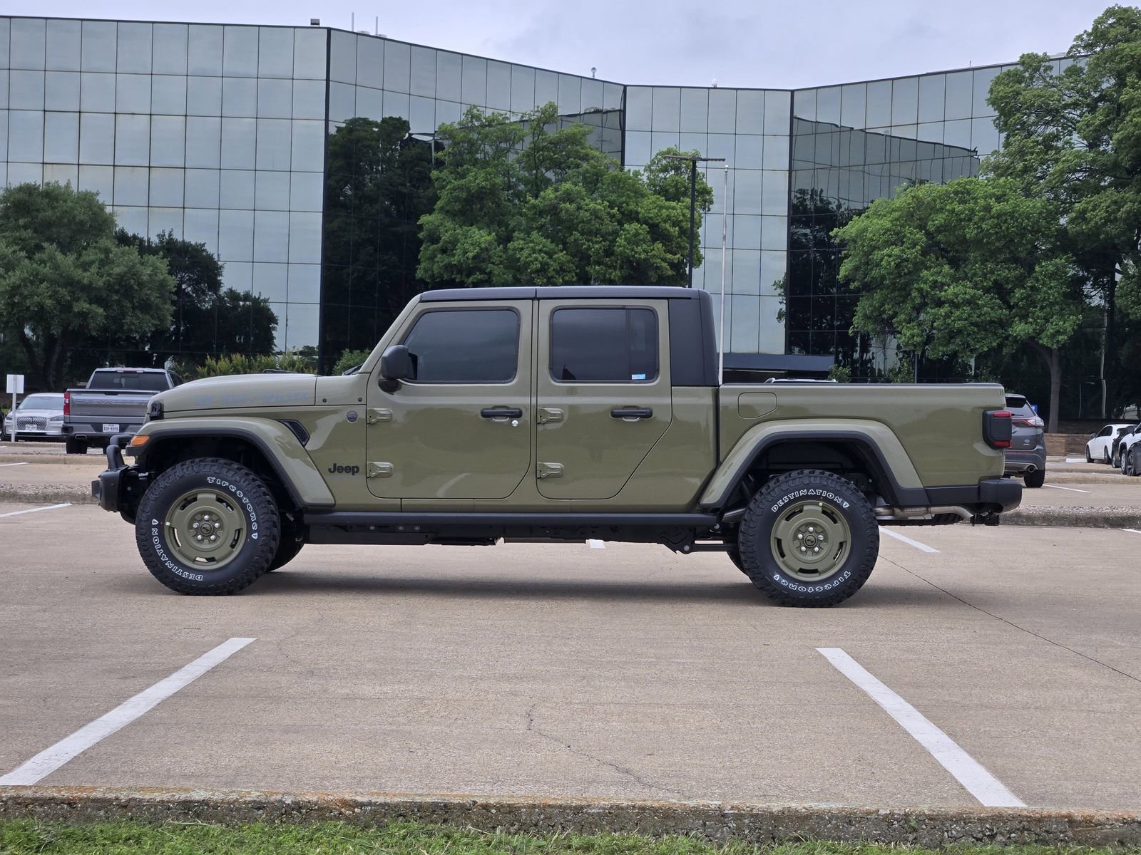 New 2026 Jeep Gladiator Willys AWD/4WD image 3