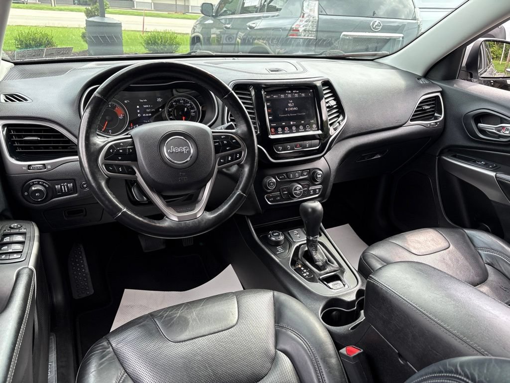 Used 2019 Jeep Cherokee Limited w/ Technology Group AWD/4WD image 11