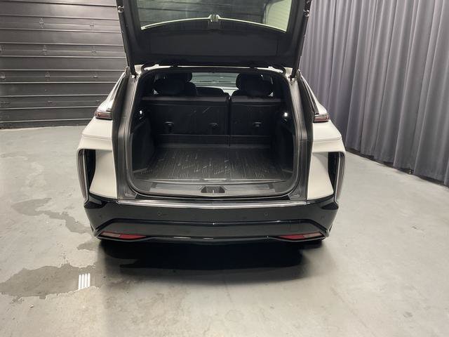 Used 2024 Cadillac Lyriq Tech w/ LPO, Floor Liner Package AWD/4WD image 6