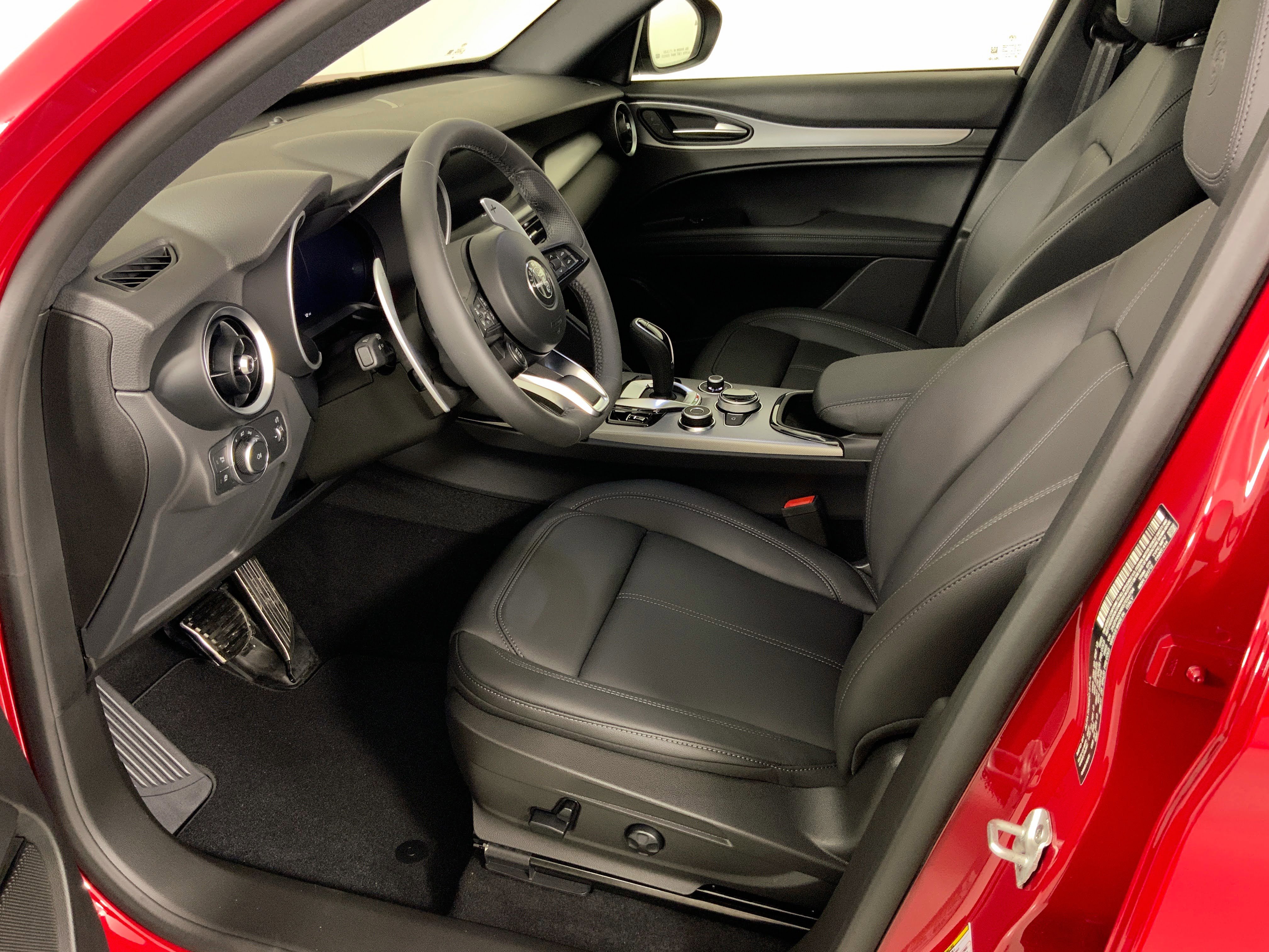 New 2025 Alfa Romeo Stelvio Sprint w/ Convenience Package image 19