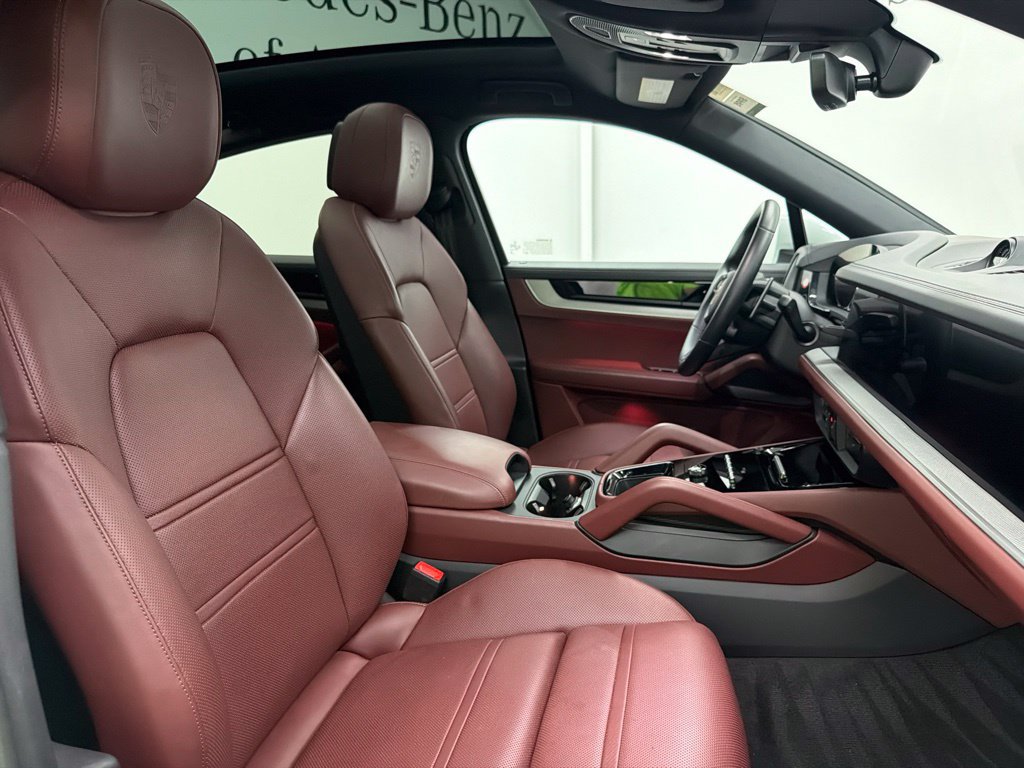 Used 2025 Porsche Cayenne S AWD/4WD image 34