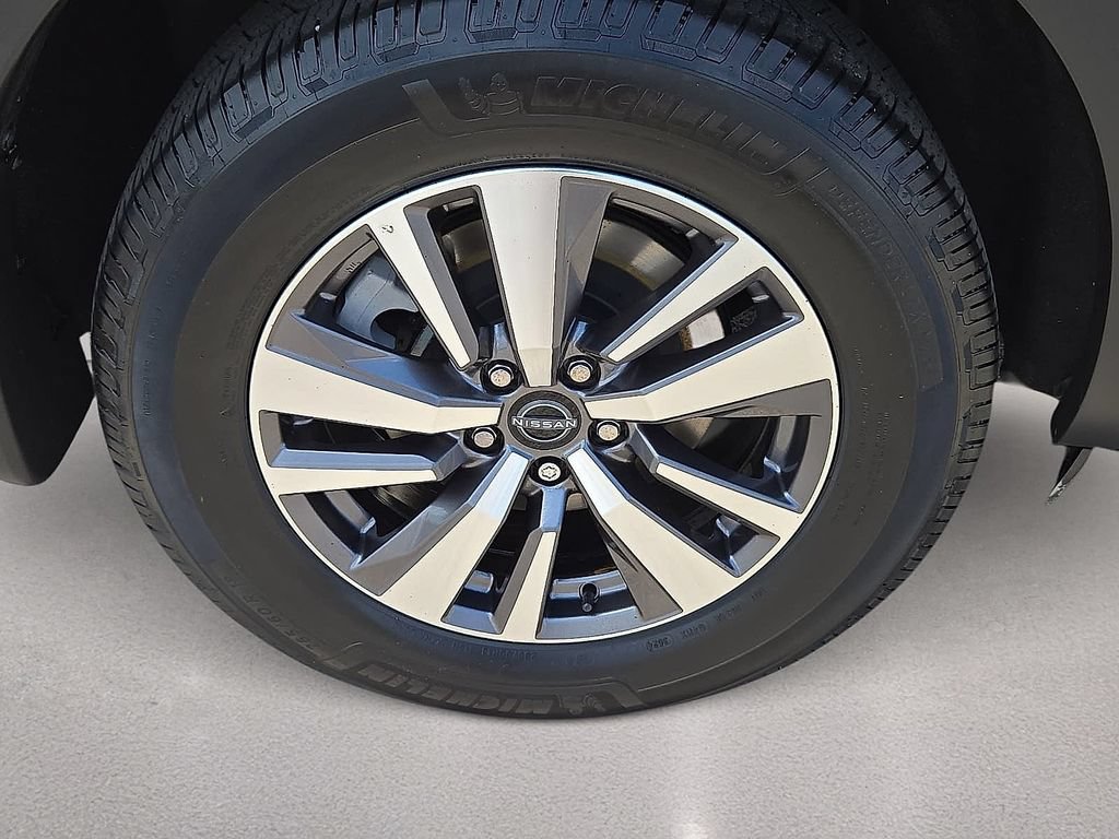 Used 2023 Nissan Pathfinder SL w/ Lighting Package (N92) AWD/4WD image 7