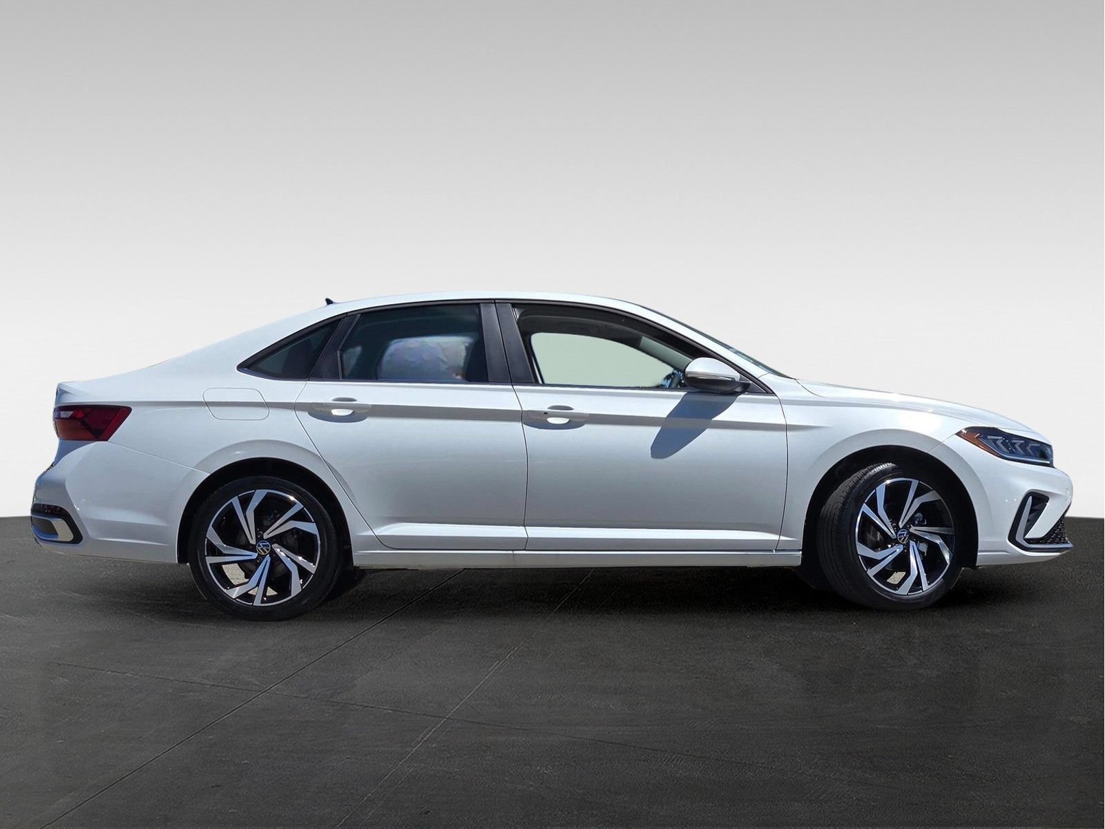 New 2026 Volkswagen Jetta SEL FWD image 4