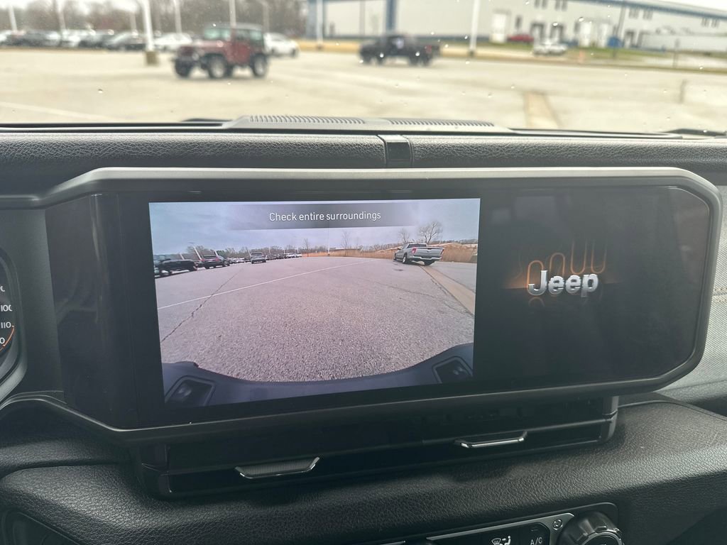 Used 2024 Jeep Gladiator Sport image 9